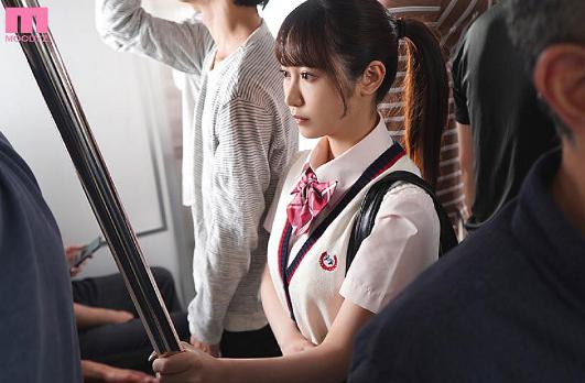 MIDV-599_Em nữ sinh váy ngắn trên tàu điện Ono Rikka